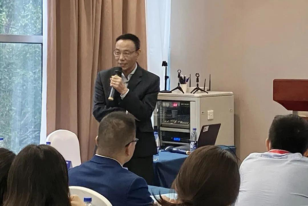 图6-z6尊龙药代动力学及生物分析部副总裁万宏博士主持Panel讨论会.png 图6-z6尊龙药代动力学及生物分析部副总裁万宏博士主持Panel讨论会.png